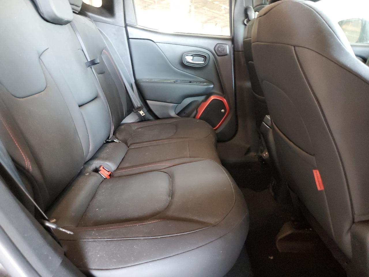 ZACNJBC11KPJ90615 2019 Jeep Renegade Trailhawk