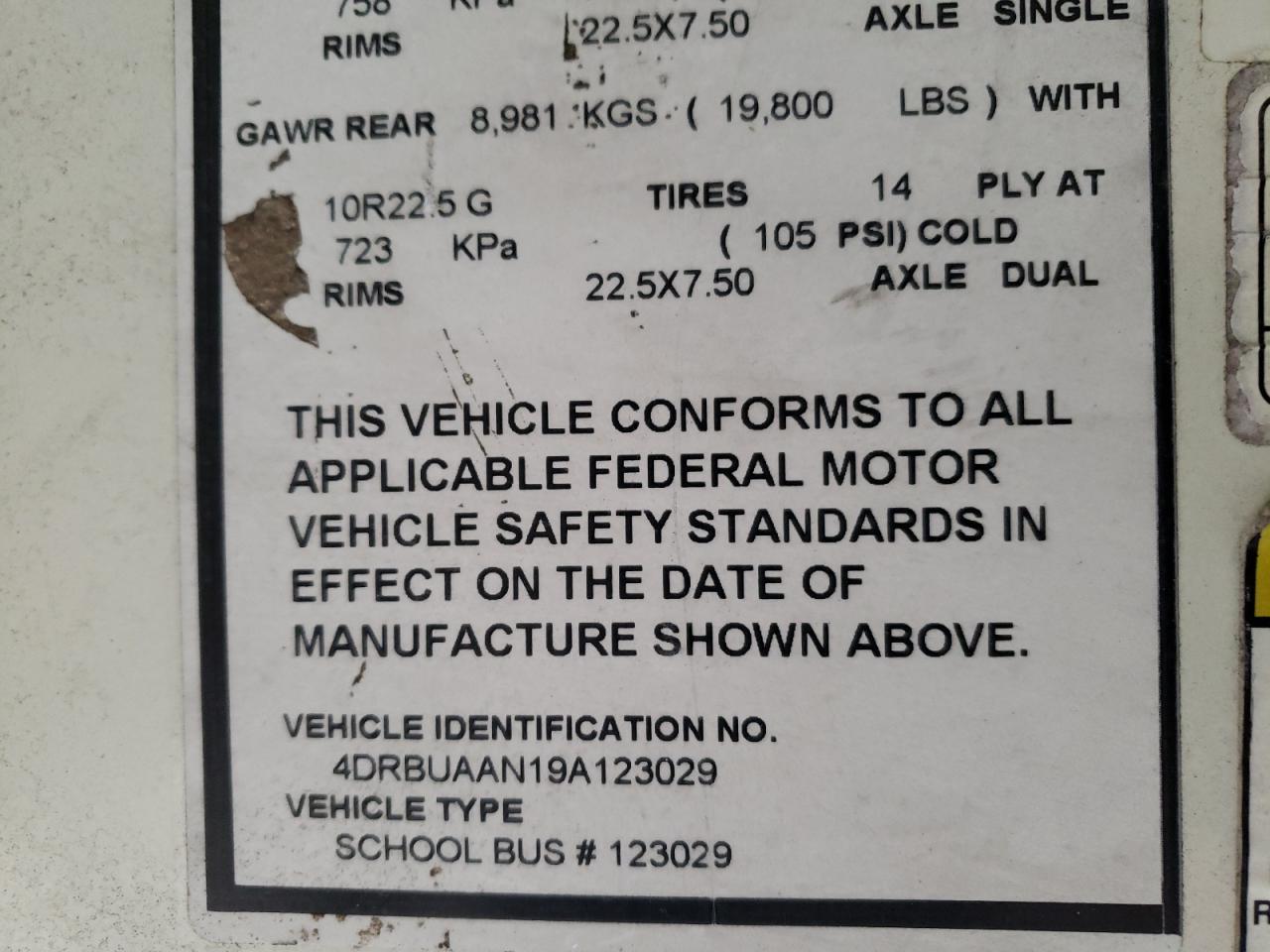 Lot #3257031577 2009 IC CORPORATION 3000 CE