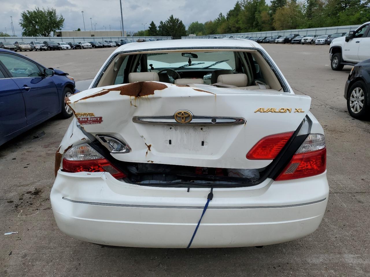 4T1BF28B44U370659 2004 Toyota Avalon Xl