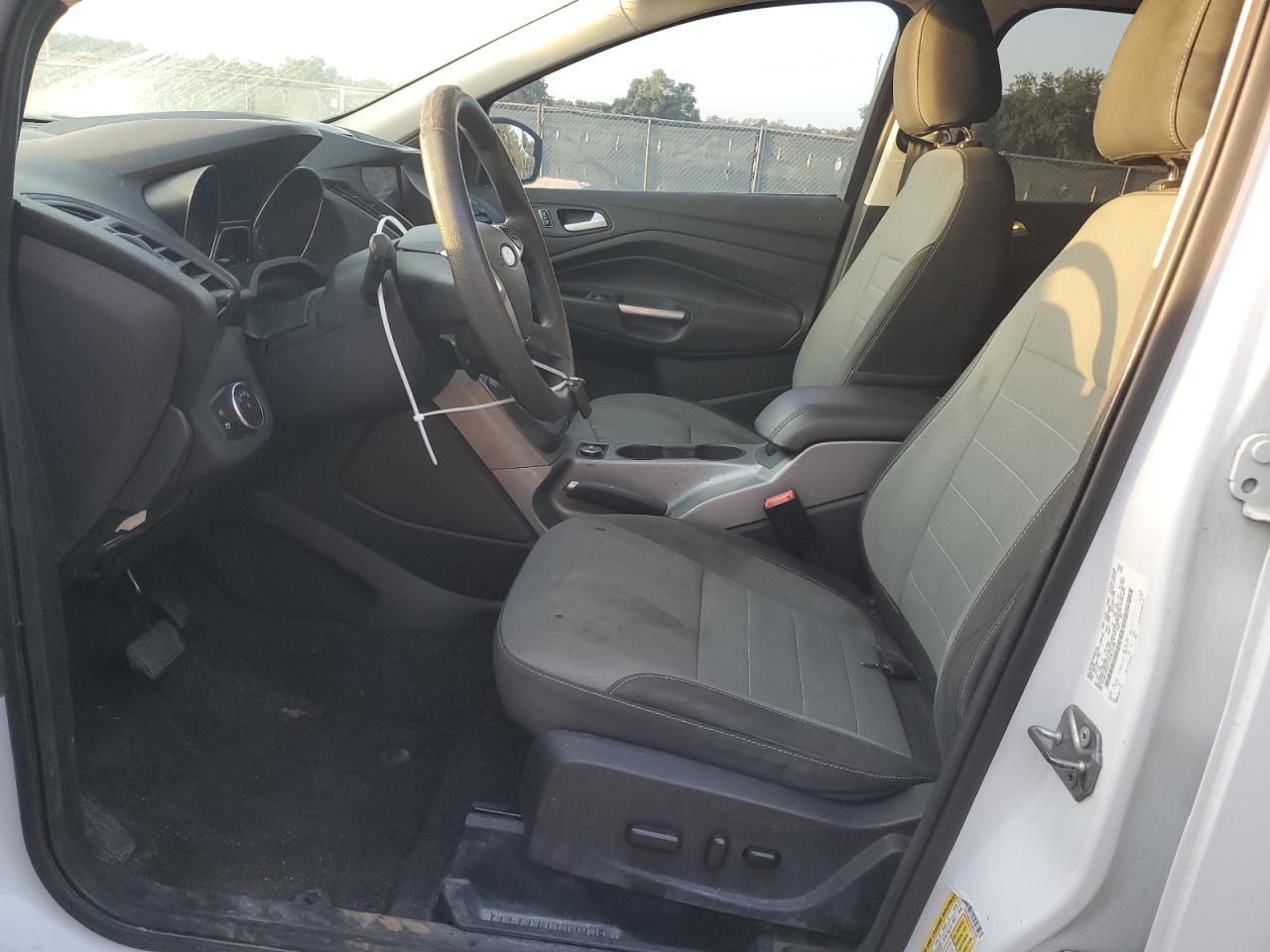 1FMCU9GX1GUB75705 2016 Ford Escape Se