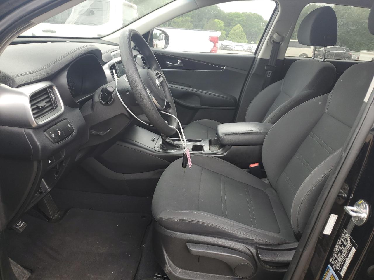 2019 Kia Sorento L vin: 5XYPG4A31KG567664