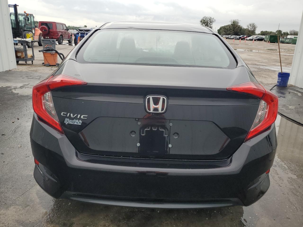 19XFC2F64JE033052 2018 Honda Civic Lx