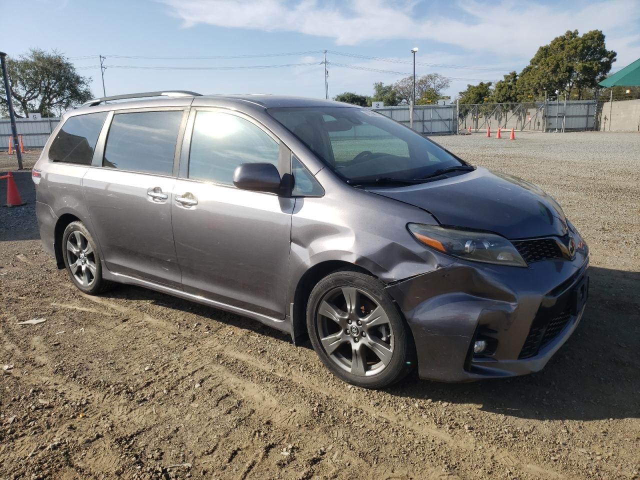 5TDXZ3DC2LS036204 2020 Toyota Sienna Se