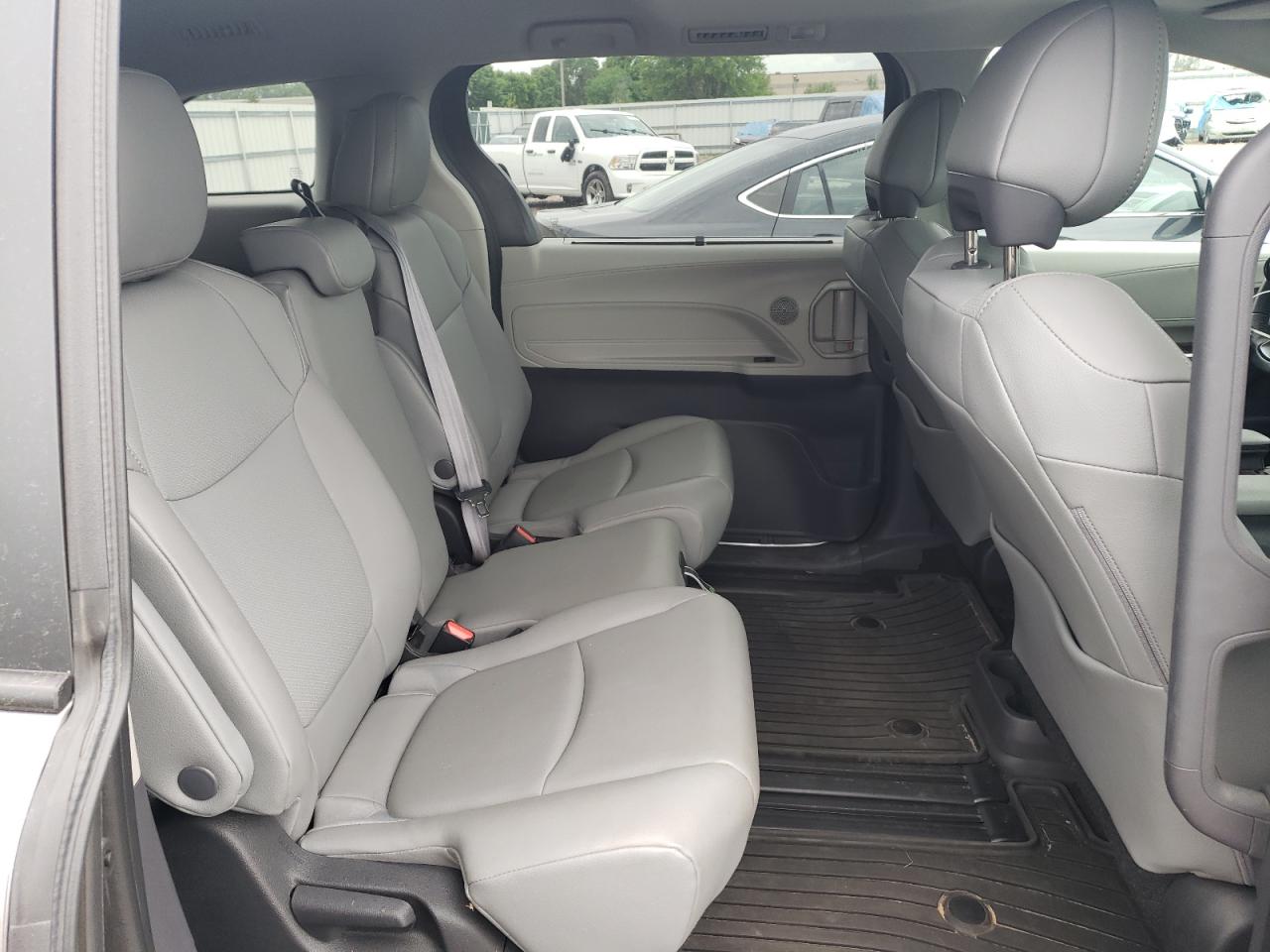 5TDYRKEC6NS117755 2022 Toyota Sienna Xle