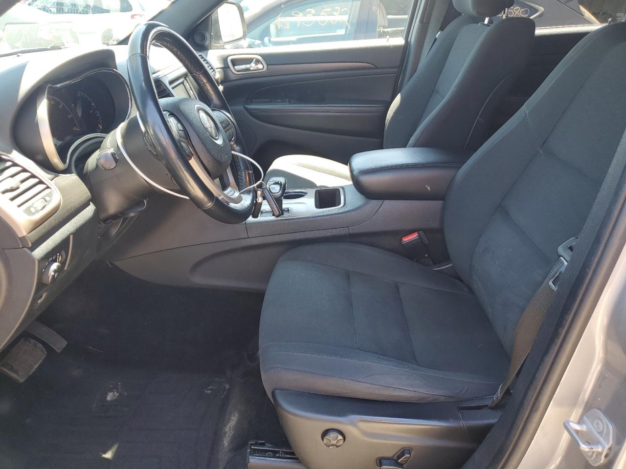 1C4RJFAG9FC889181 2015 Jeep Grand Cherokee Laredo