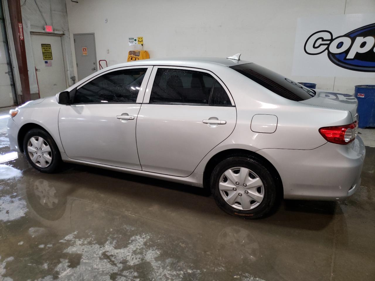 2013 Toyota Corolla Base vin: 2T1BU4EE0DC049140