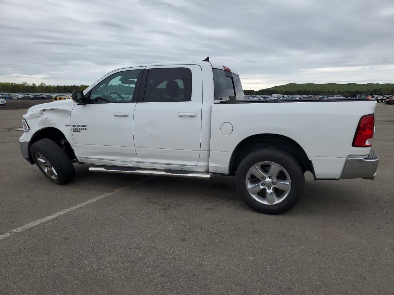 1C6RR7LT4KS557570 2019 Ram 1500 Classic Slt