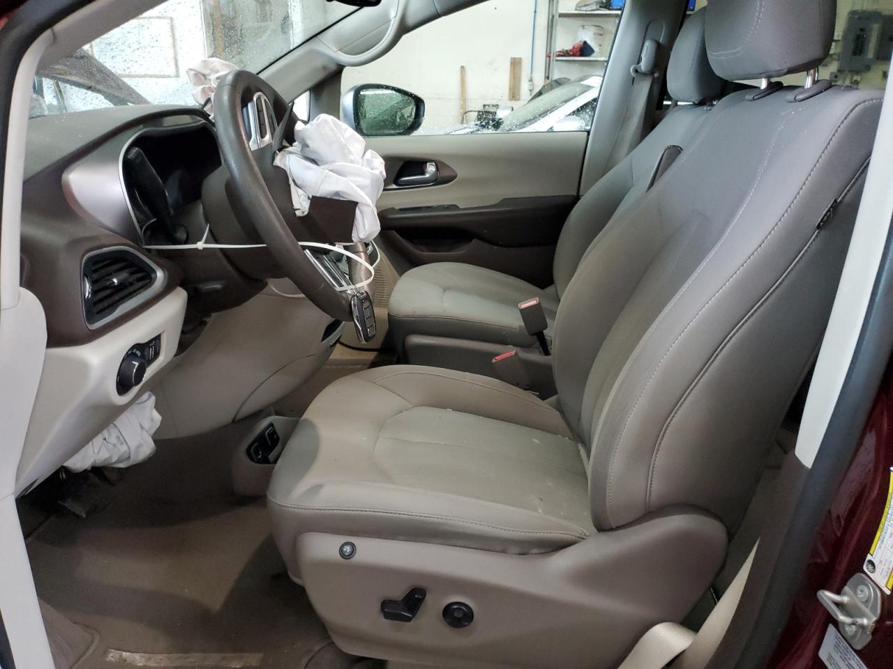 2C4RC1DG6HR810990 2017 Chrysler Pacifica Touring