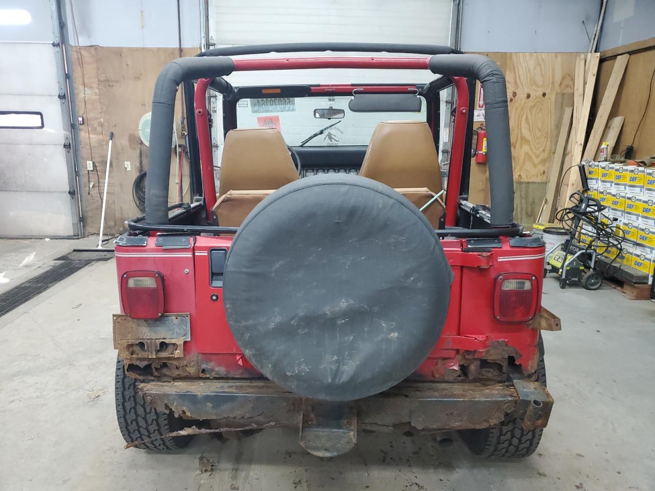 2J4FY19P6NJ530794 1992 Jeep Wrangler / Yj S