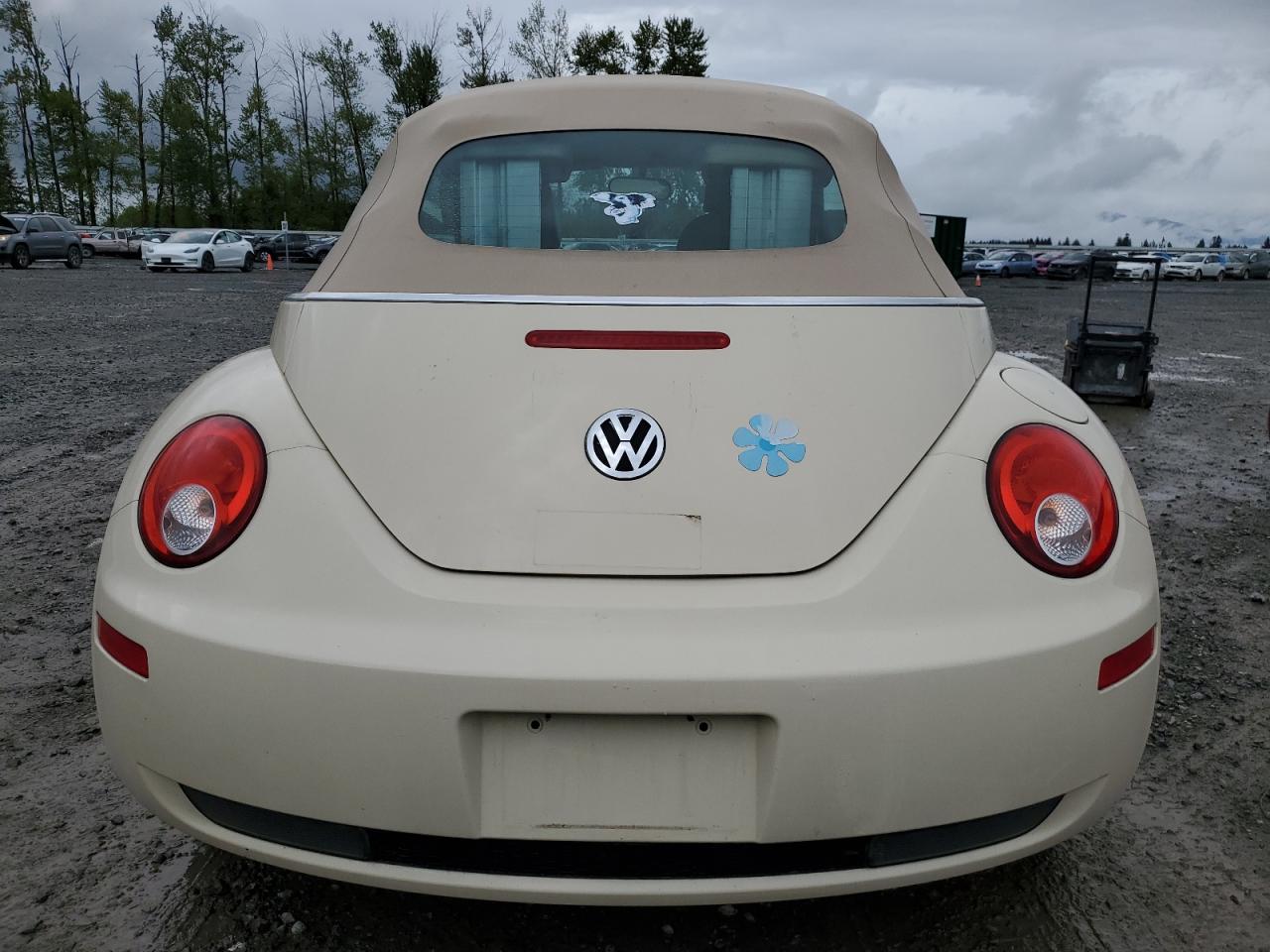 3VWPF31Y68M420774 2008 Volkswagen New Beetle Convertible S