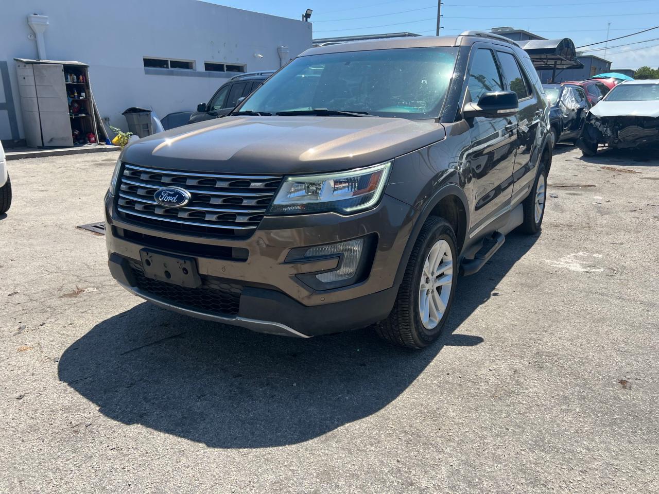 2016 Ford Explorer Xlt vin: 1FM5K7D88GGC62547