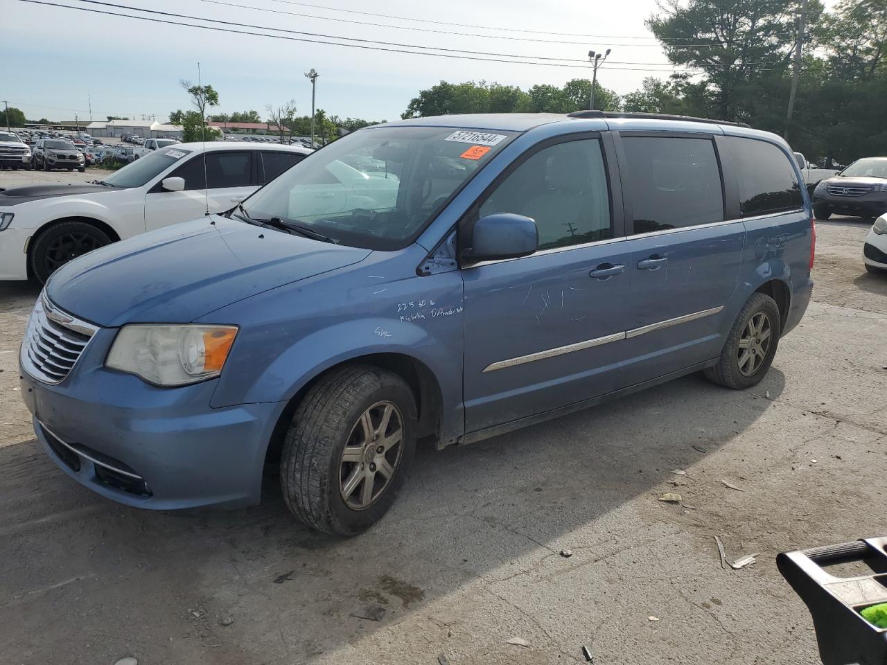 Lot #2855297345 2012 CHRYSLER TOWN & COU