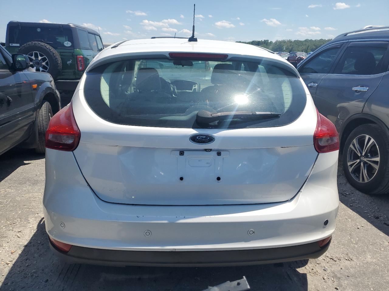 1FADP3N22GL237709 2016 Ford Focus Titanium