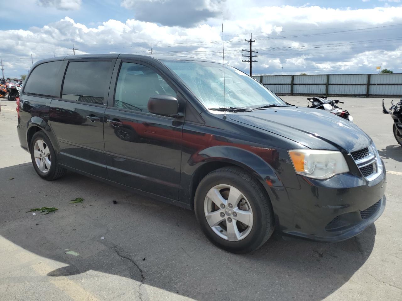 2C4RDGBG4DR760894 2013 Dodge Grand Caravan Se