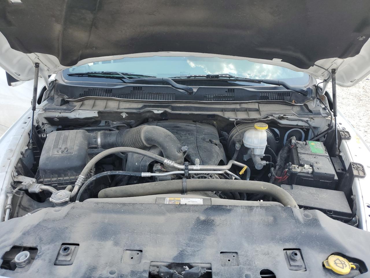 1C6RR6LTXKS525863 2019 Ram 1500 Classic Slt