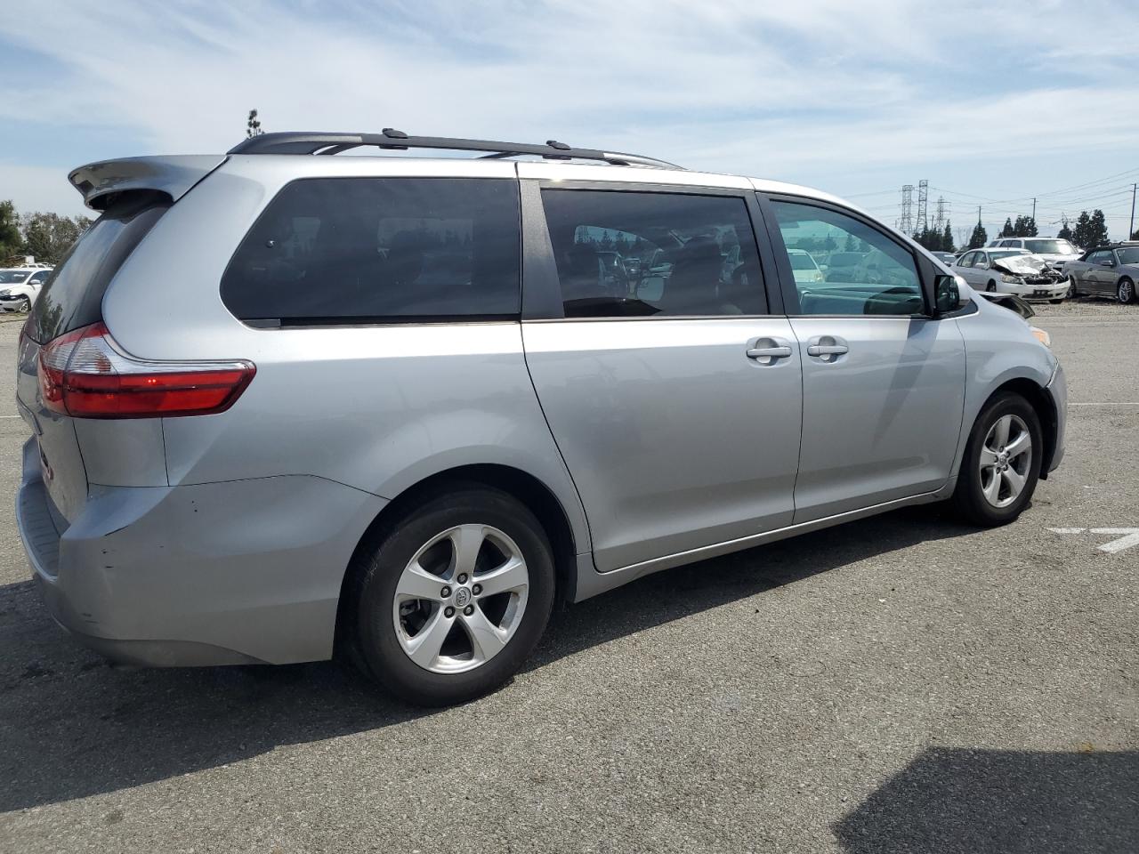 5TDKZ3DC1HS874676 2017 Toyota Sienna Le