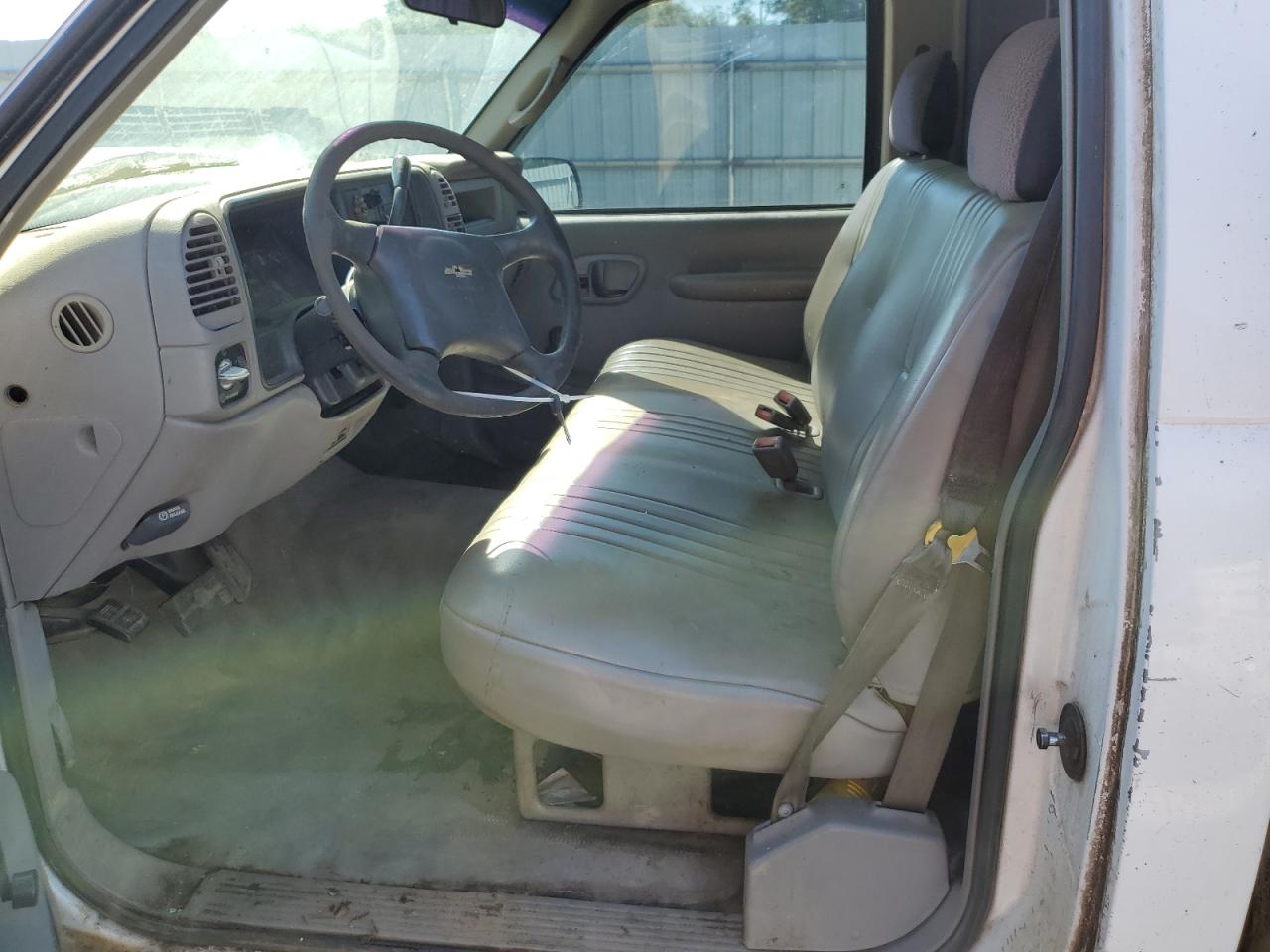 1GBGC24R5YF472718 2000 Chevrolet Gmt-400 C2500