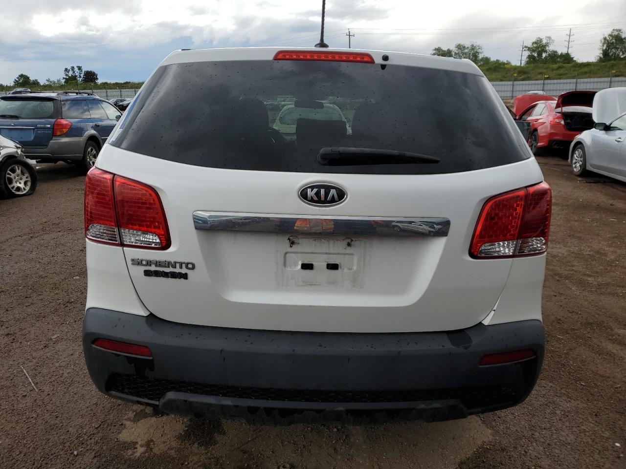 5XYKTCA13BG178913 2011 Kia Sorento Base