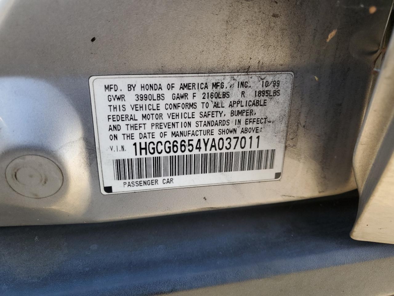 1HGCG6654YA037011 2000 Honda Accord Lx