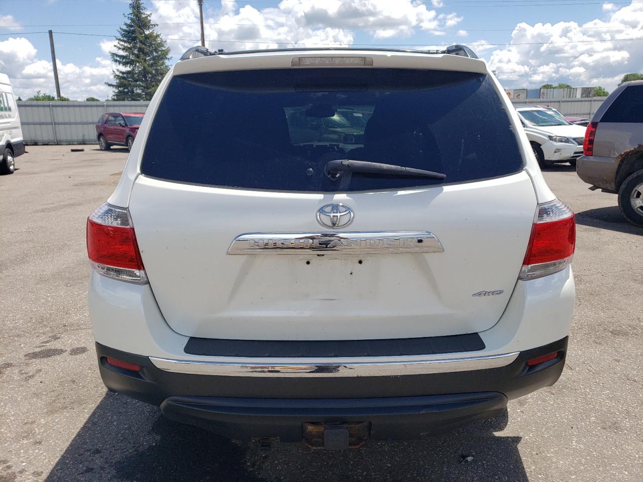 5TDBK3EH5BS068734 2011 Toyota Highlander Base
