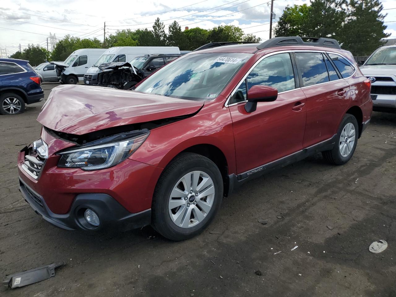 4S4BSADC9J3353555 2018 Subaru Outback 2.5I Premium