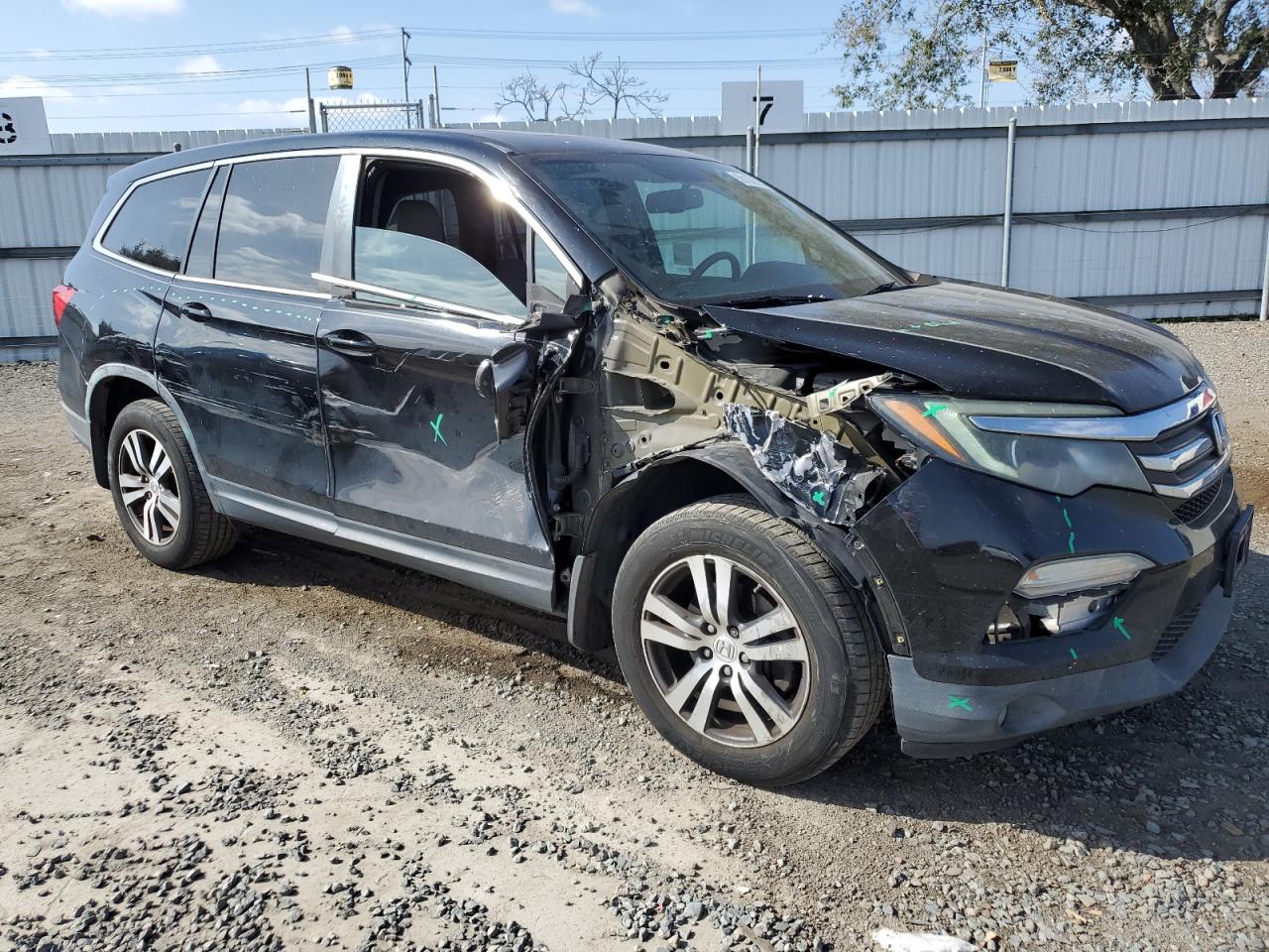 5FNYF5H56HB002492 2017 Honda Pilot Exl