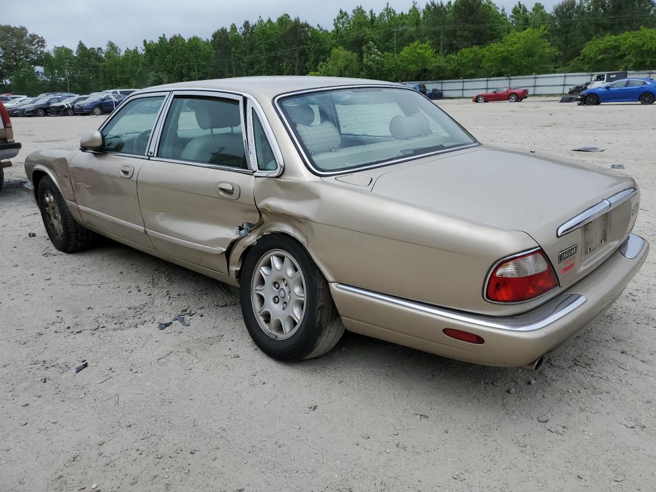 SAJDA14CXYLF15725 2000 Jaguar Xj8