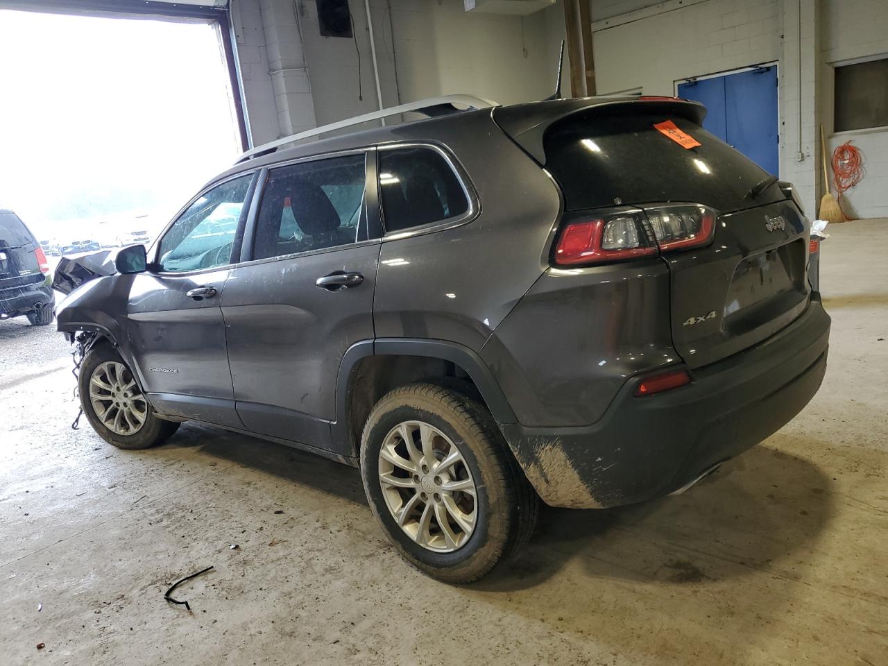 1C4PJMCX3KD167220 2019 Jeep Cherokee Latitude