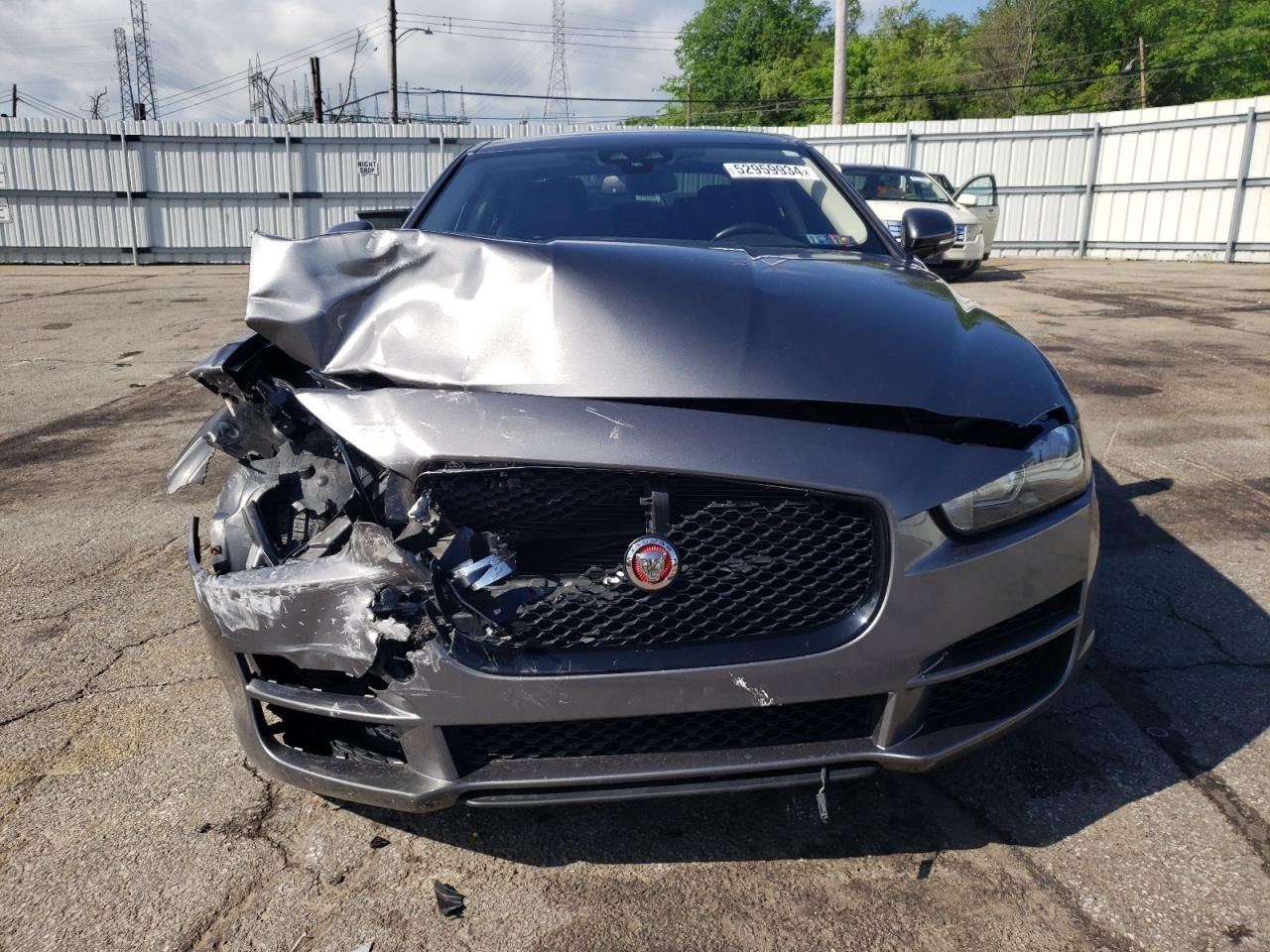 SAJAK4BV0HA966161 2017 Jaguar Xe Prestige