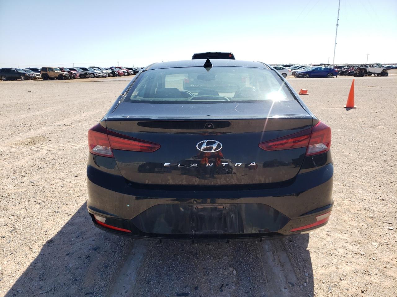 2019 Hyundai Elantra Sel vin: 5NPD84LF1KH432815