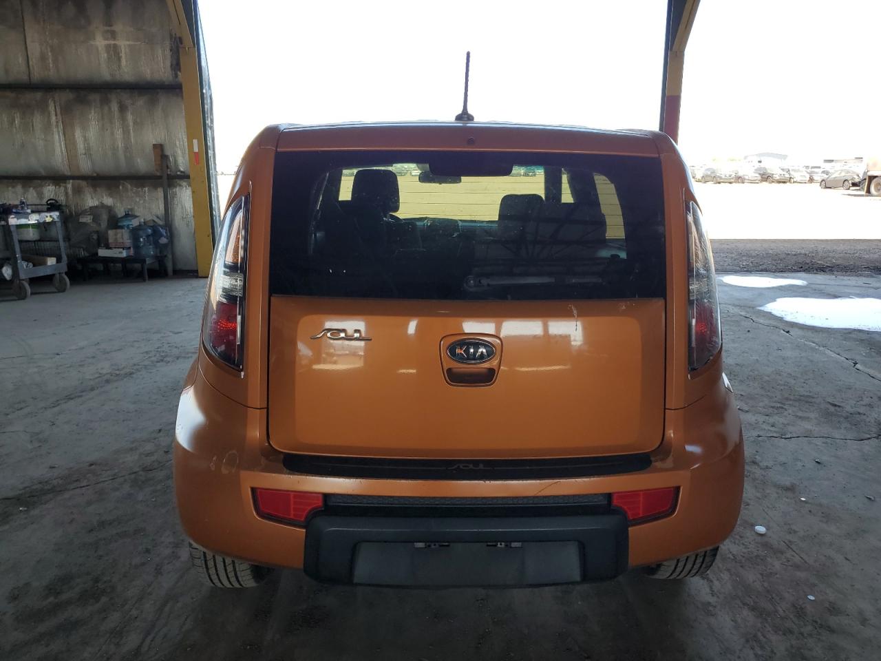 KNDJT2A25B7318990 2011 Kia Soul +