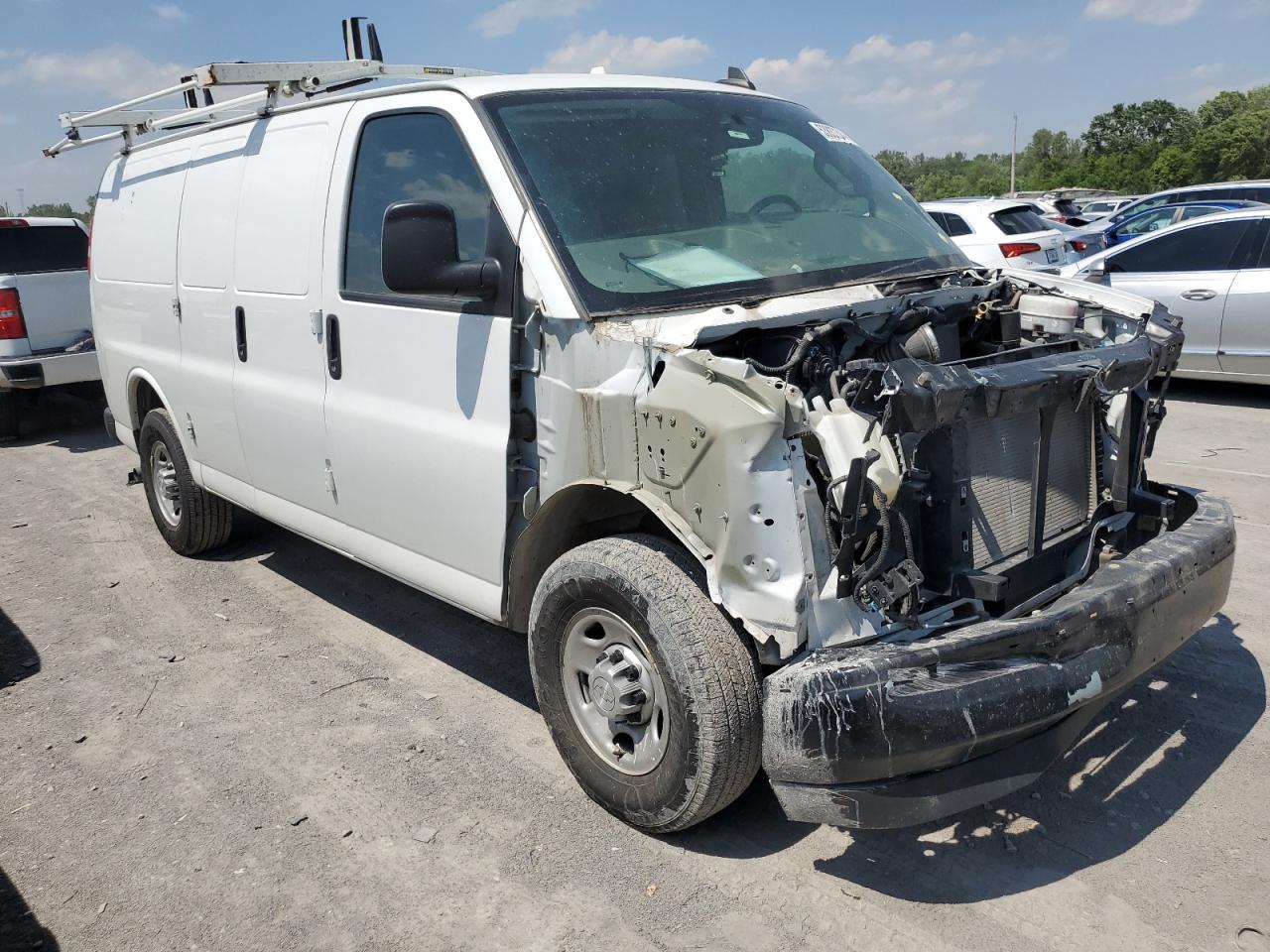 1GCWGAFPXK1366335 2019 Chevrolet Express G2500