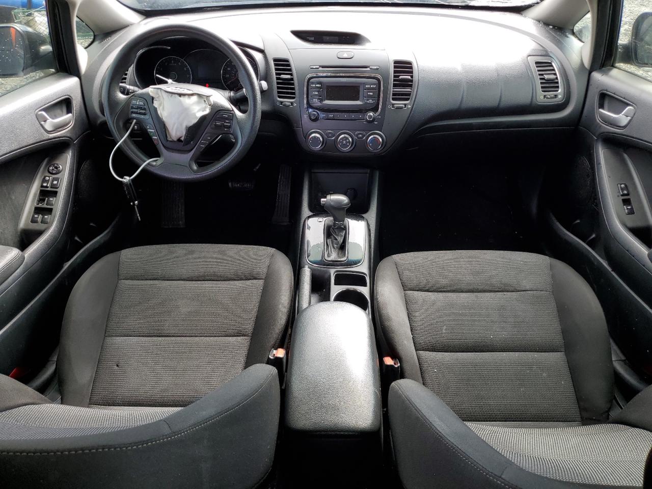 3KPFK4A72JE229361 2018 Kia Forte Lx