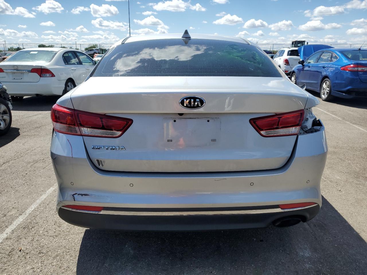 5XXGT4L37JG257031 2018 Kia Optima Lx