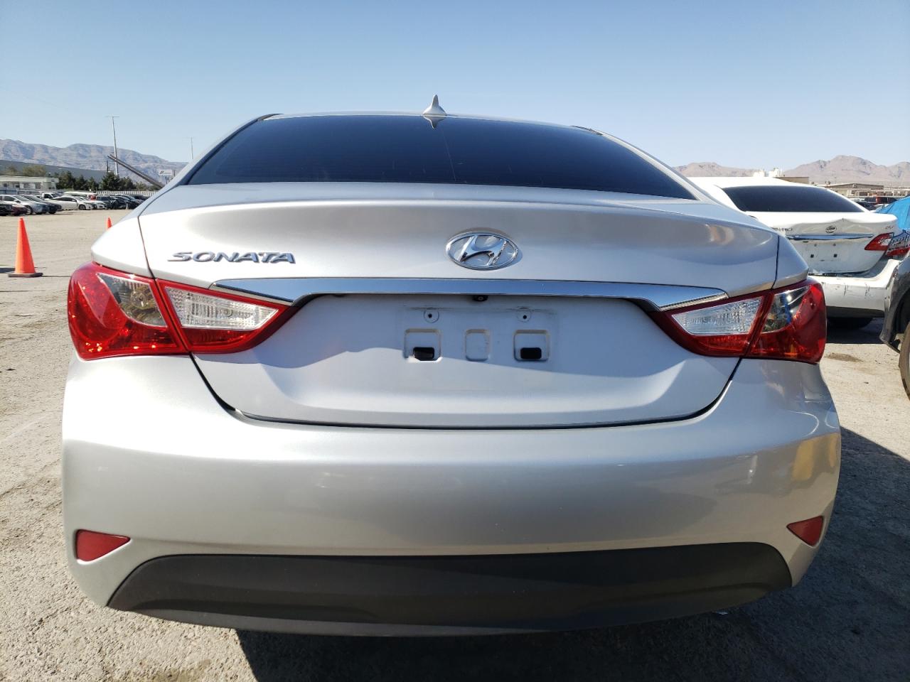 2014 Hyundai Sonata Gls vin: 5NPEB4AC4EH897138