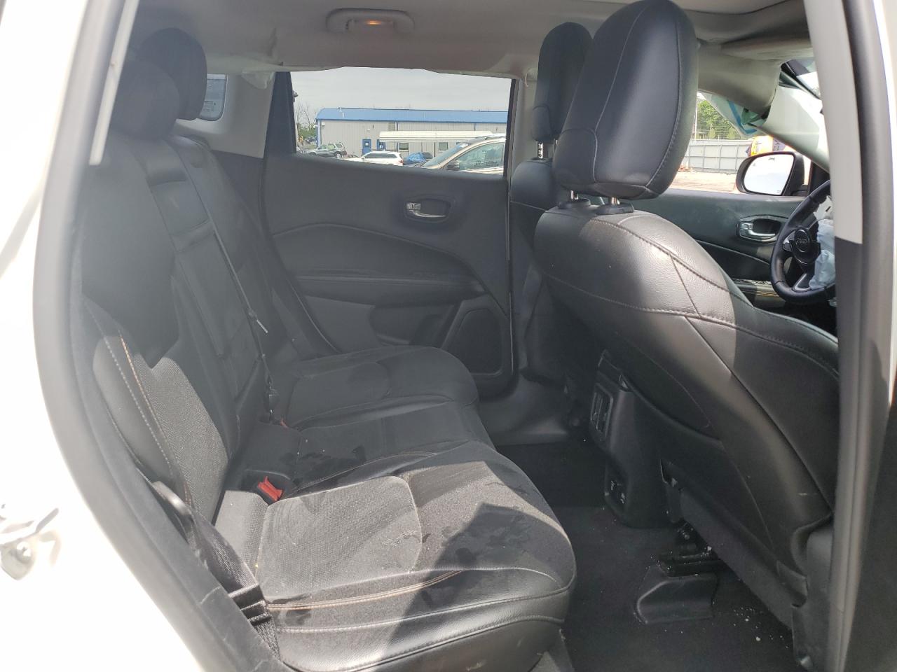 3C4NJDCB7JT222398 2018 Jeep Compass Limited