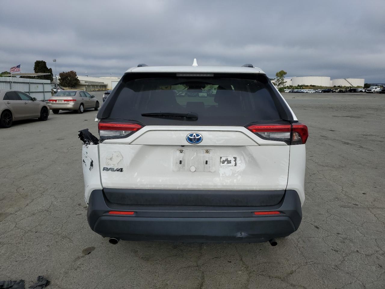 JTMM6RFV2LD006774 2020 Toyota Rav4 Le