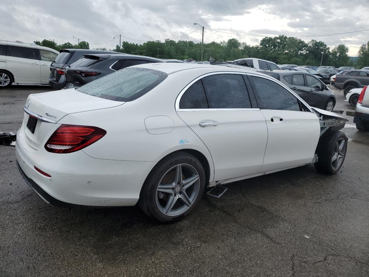 WDDZF4KBXHA019792 2017 Mercedes-Benz E 300 4Matic