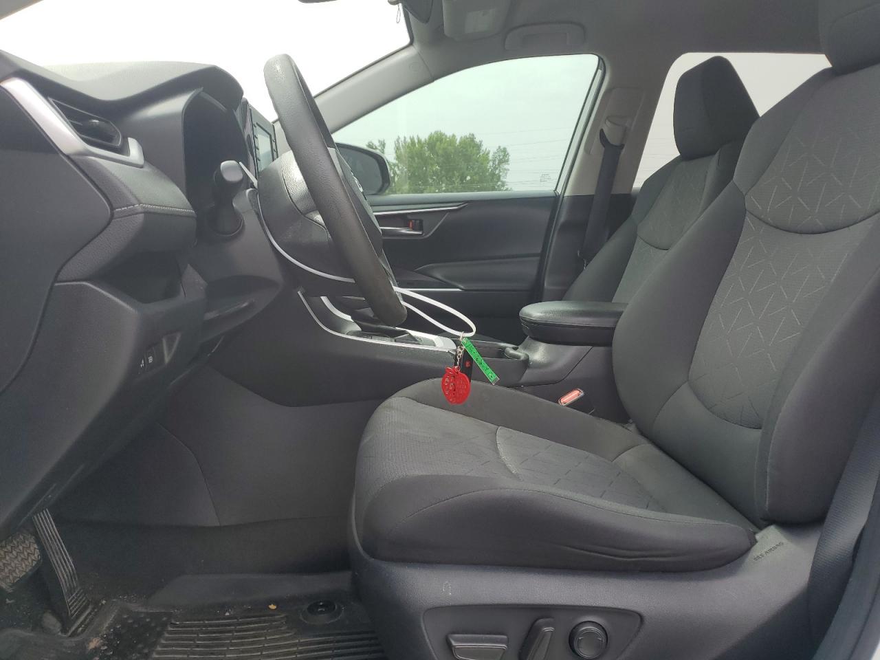 2T3P1RFV8MW156338 2021 Toyota Rav4 Xle