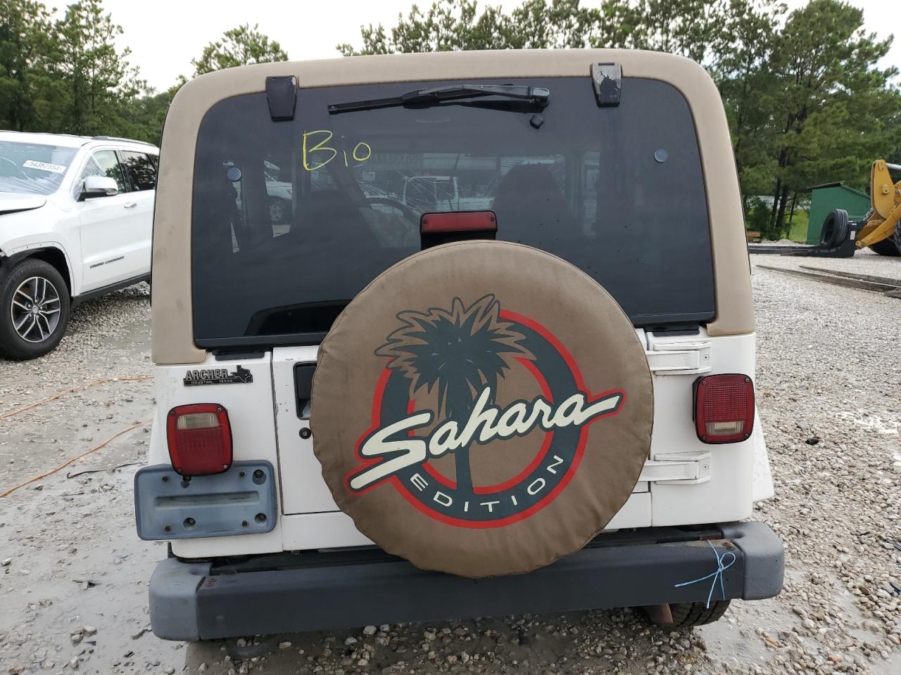 1J4FA59S0YP744297 2000 Jeep Wrangler / Tj Sahara