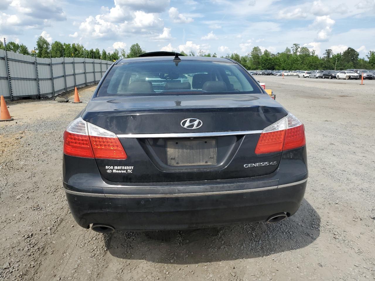 KMHGC4DF2BU125715 2011 Hyundai Genesis 4.6L