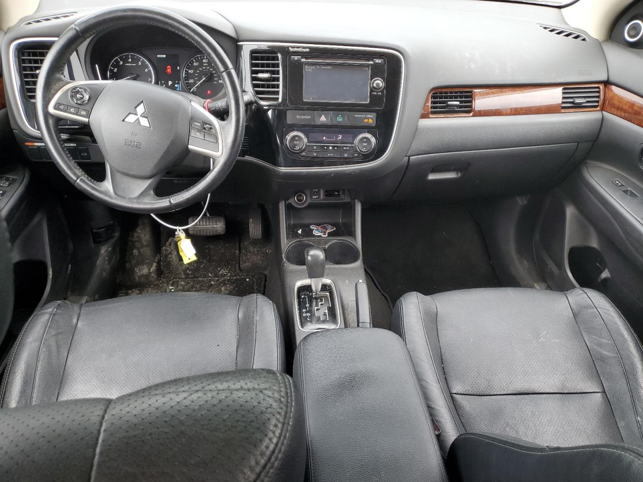 JA4AZ3A39EZ001018 2014 Mitsubishi Outlander Se