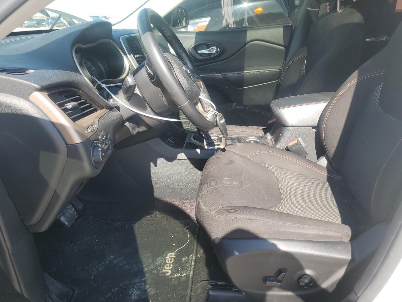 1C4PJLCS4GW256708 2016 Jeep Cherokee Latitude