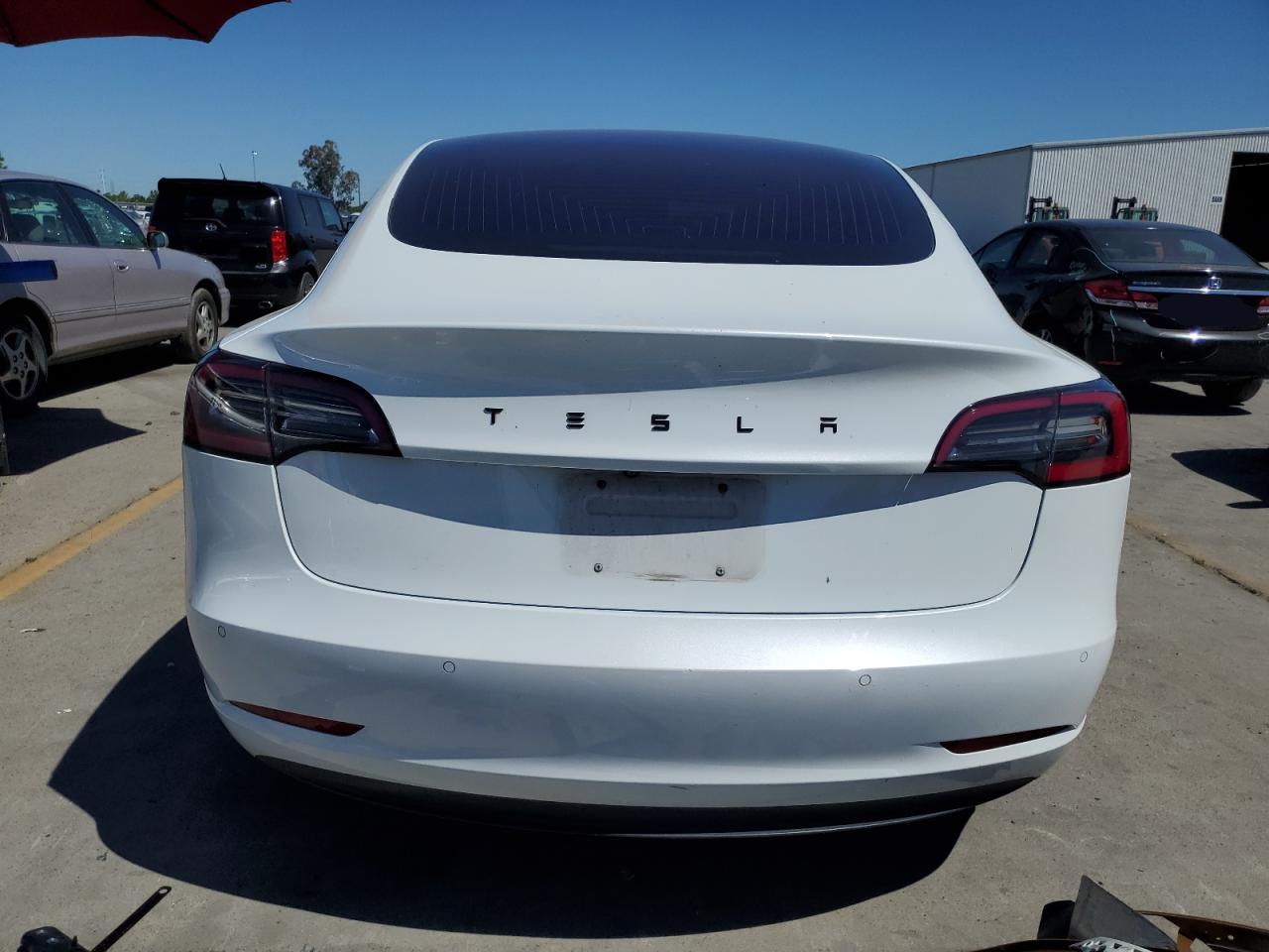 5YJ3E1EA9JF023186 2018 Tesla Model 3