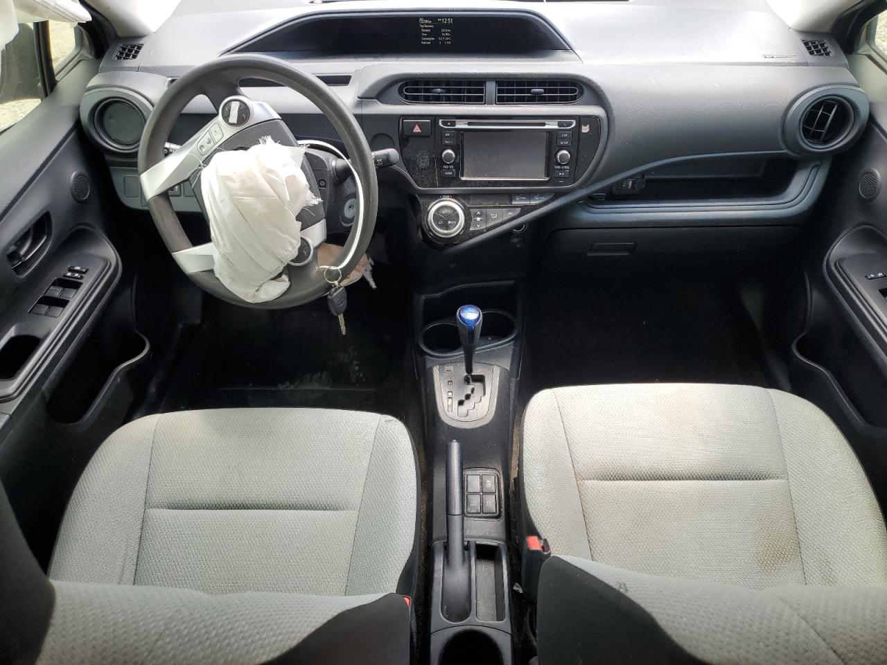 JTDKDTB35G1118281 2016 Toyota Prius C