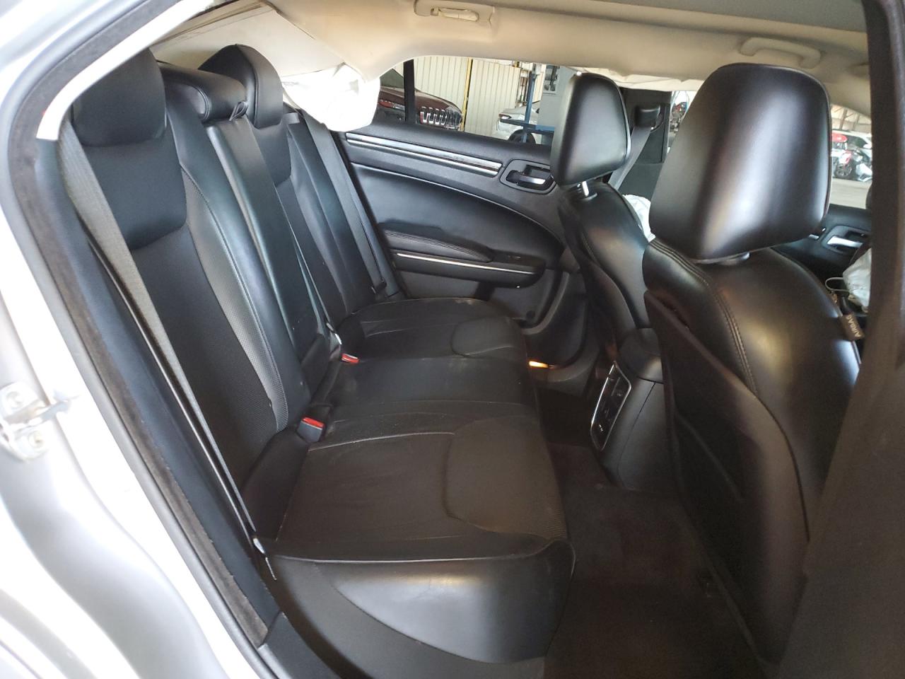 2C3CCAEG6GH277875 2016 Chrysler 300C