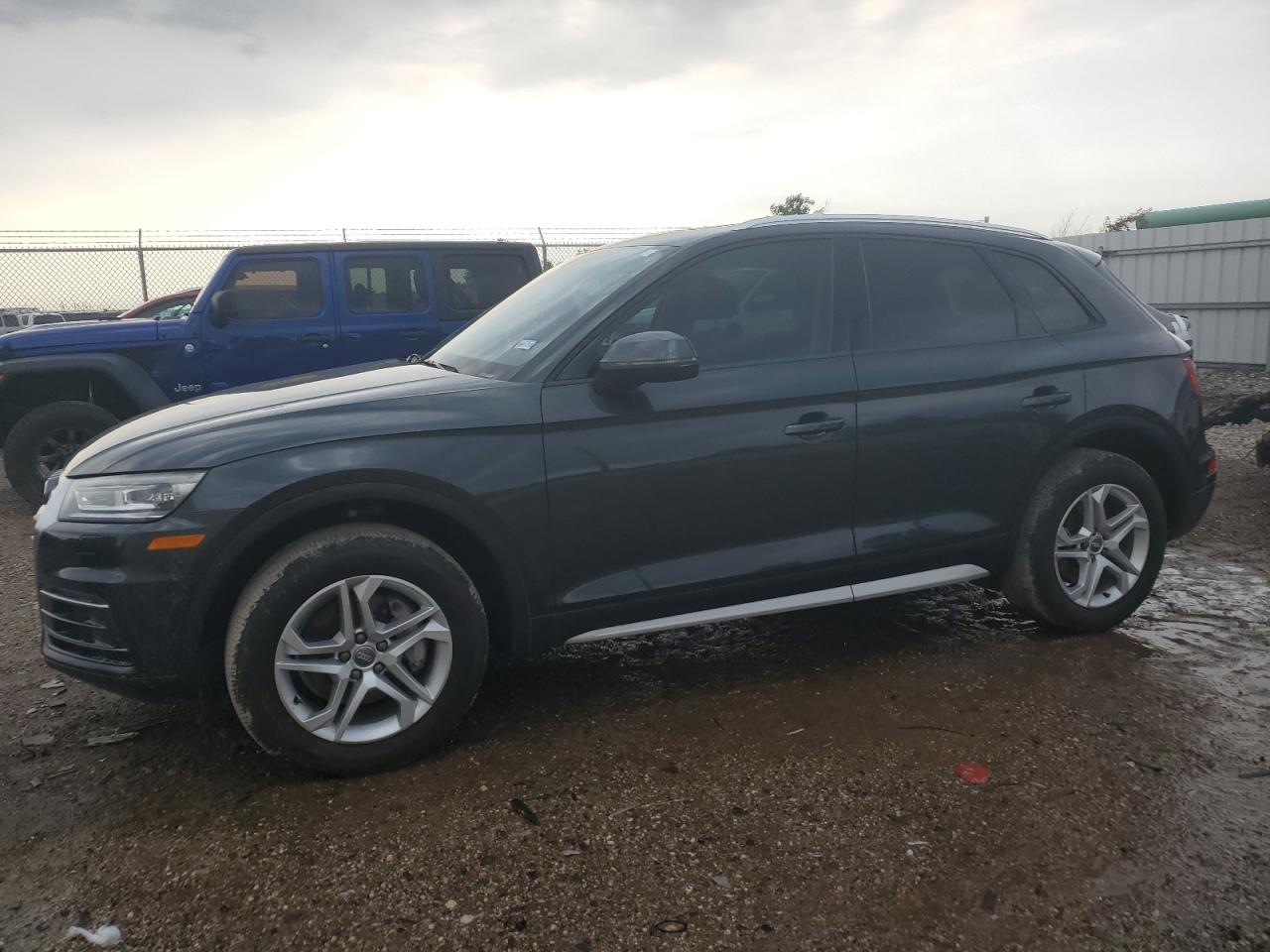 WA1ANAFY9J2014424 2018 Audi Q5 Premium