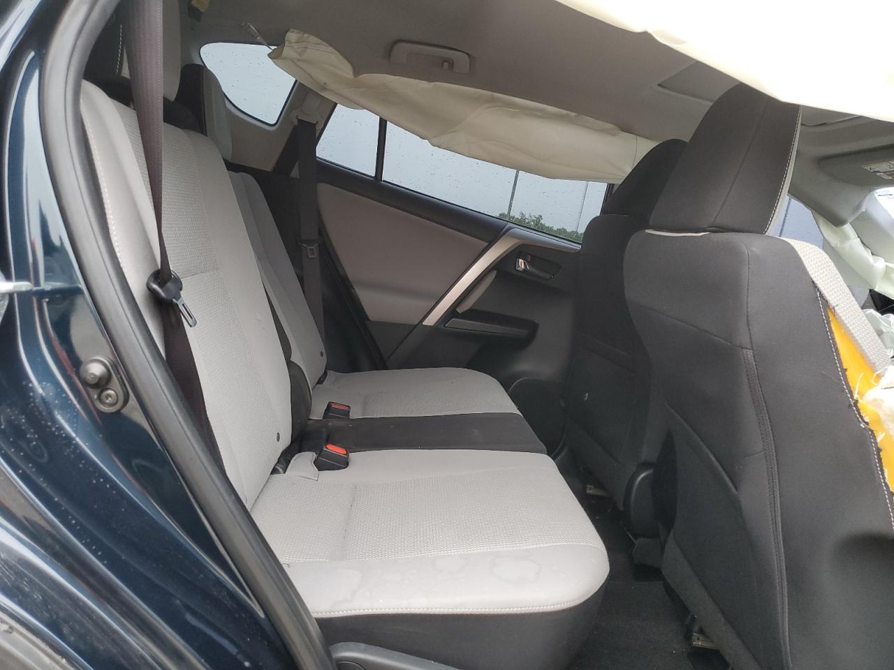 JTMWFREV6HJ106315 2017 Toyota Rav4 Xle