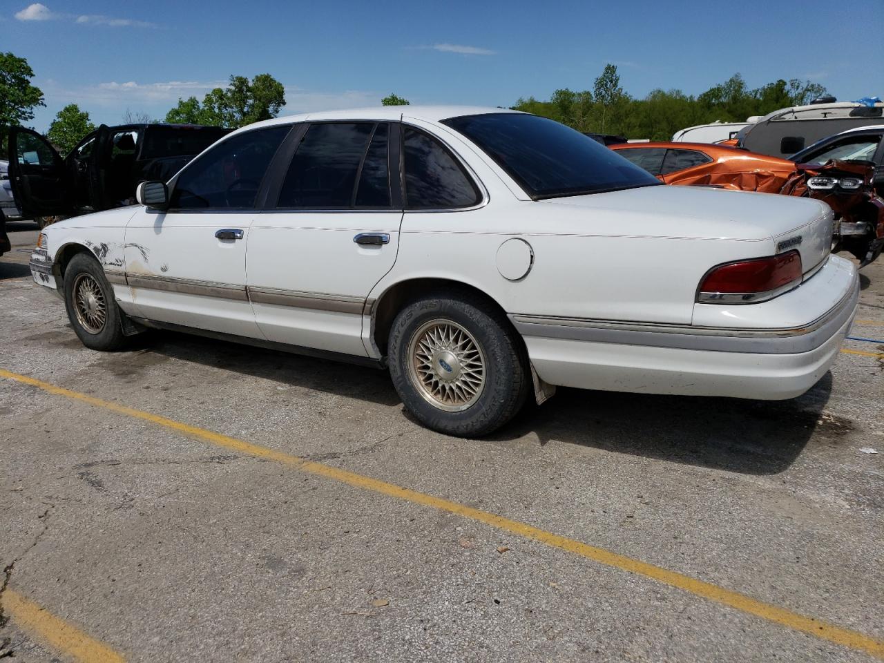 2FACP74W4NX102092 1992 Ford Crown Victoria Lx