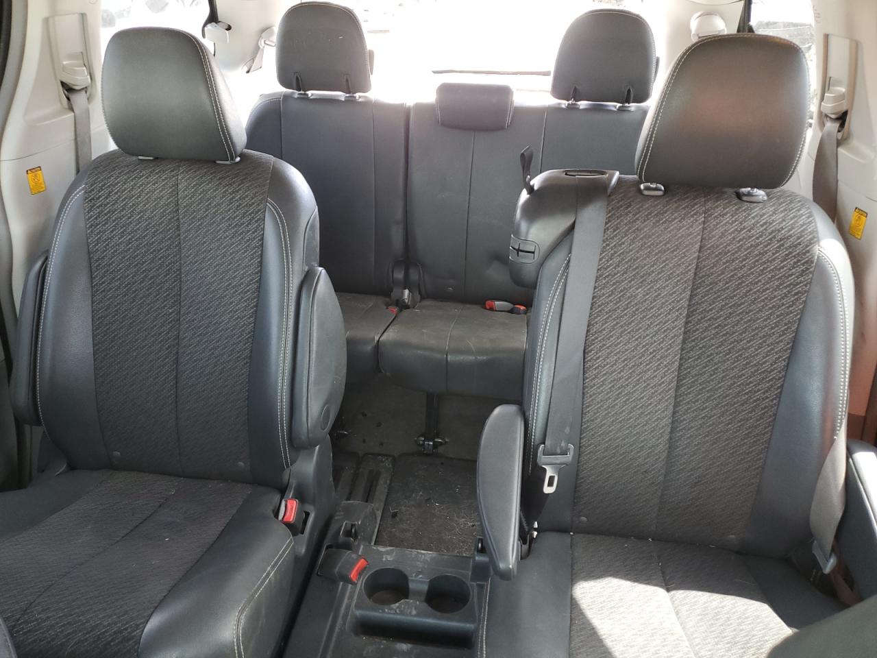 5TDXK3DC8BS153708 2011 Toyota Sienna Sport